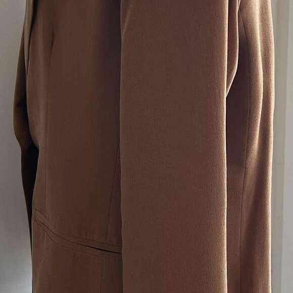 Stephanie Andrews Vintage Camel Pure Silk Blazer with Notched Lapel – US 12P - Picture 9 of 13